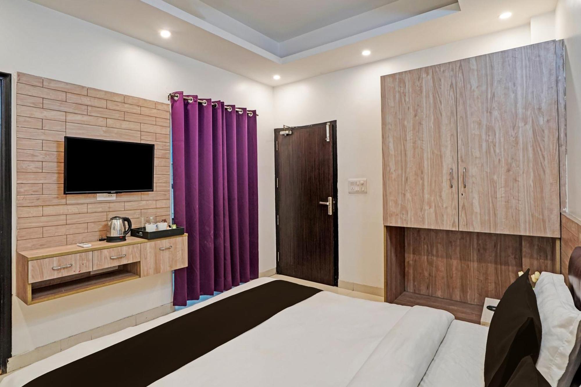 Hotel O Babil Palace Near Omaxe Celebration Mall Ґурґаон Екстер'єр фото